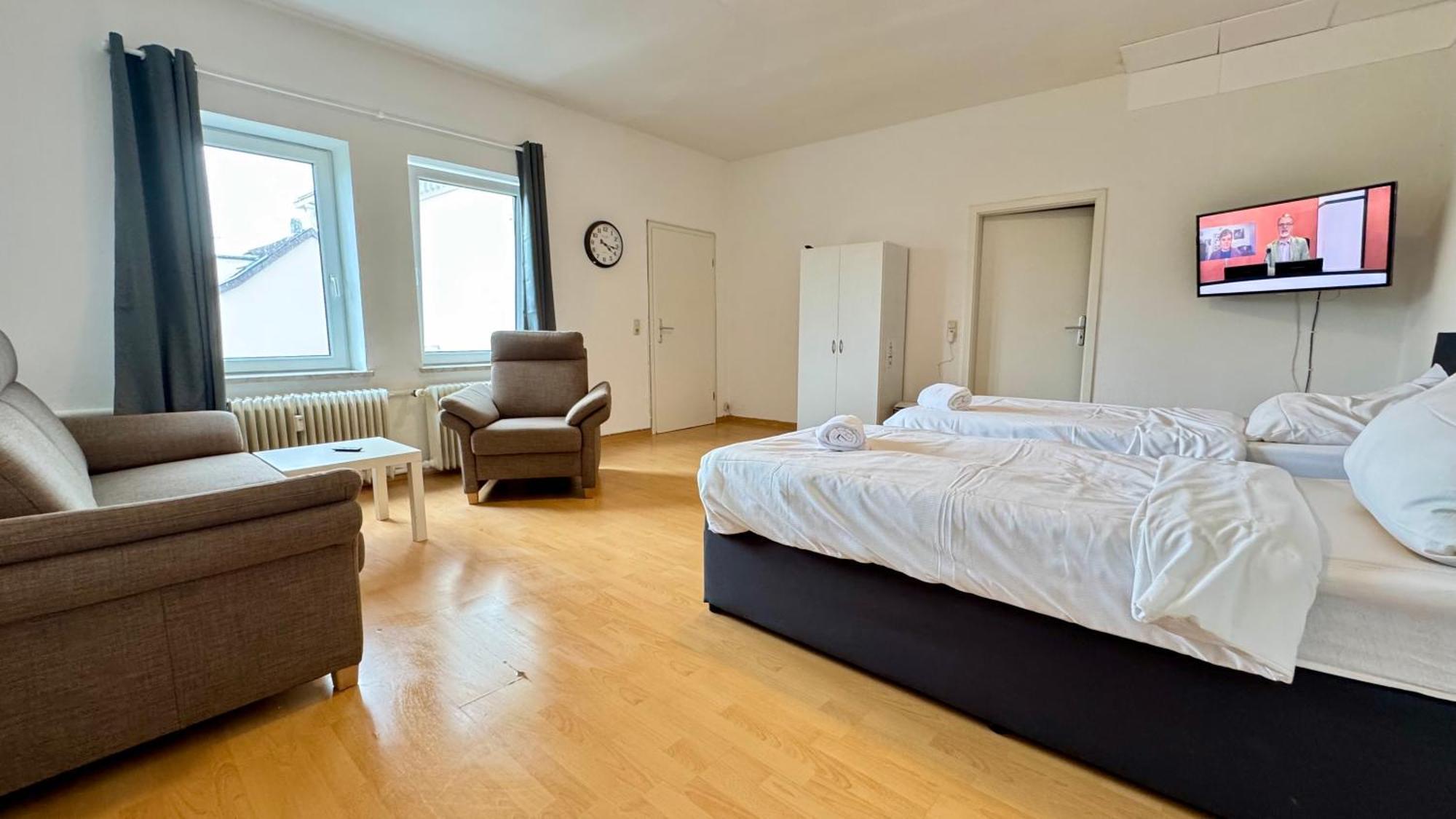 Apartments Im Herzen Von Neumuenster Innenstadt & Hbf Fusslaeufig, Mit Privatparkplatz エクステリア 写真