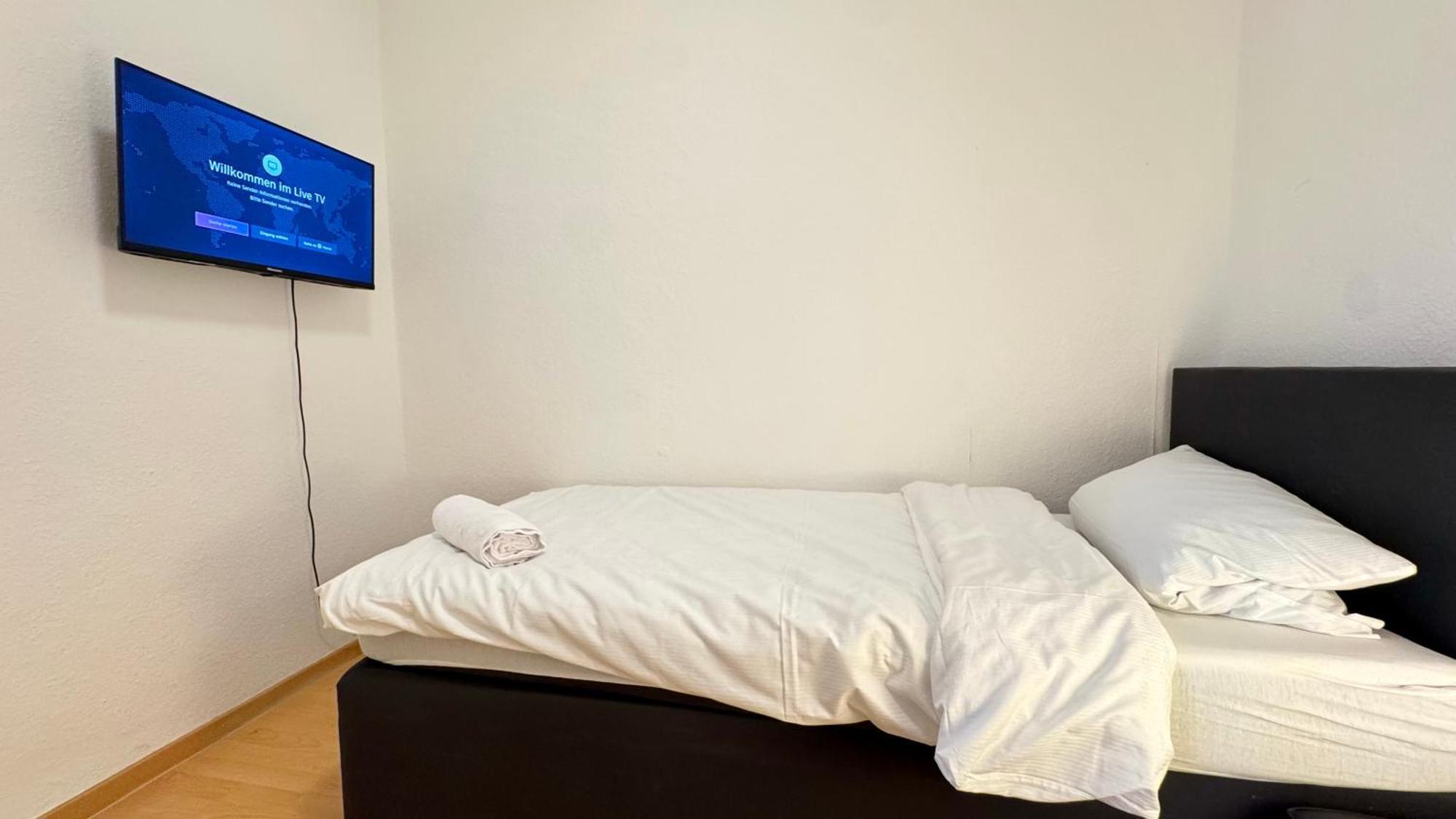 Apartments Im Herzen Von Neumuenster Innenstadt & Hbf Fusslaeufig, Mit Privatparkplatz エクステリア 写真