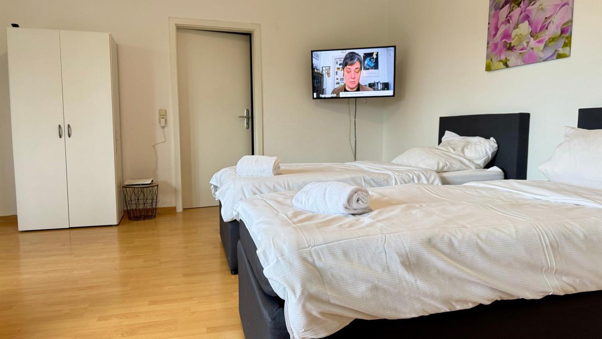Apartments Im Herzen Von Neumuenster Innenstadt & Hbf Fusslaeufig, Mit Privatparkplatz エクステリア 写真