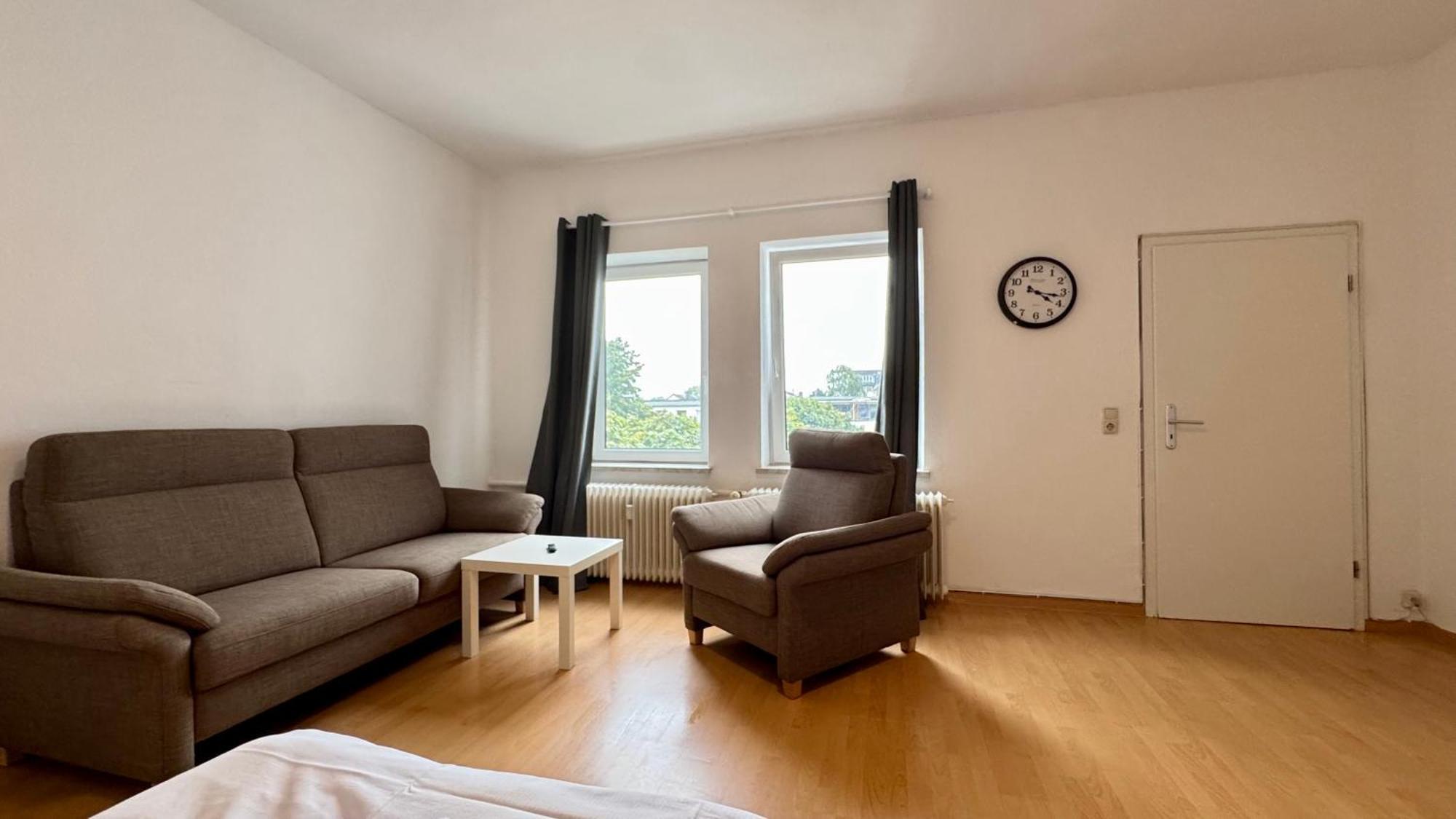 Apartments Im Herzen Von Neumuenster Innenstadt & Hbf Fusslaeufig, Mit Privatparkplatz エクステリア 写真