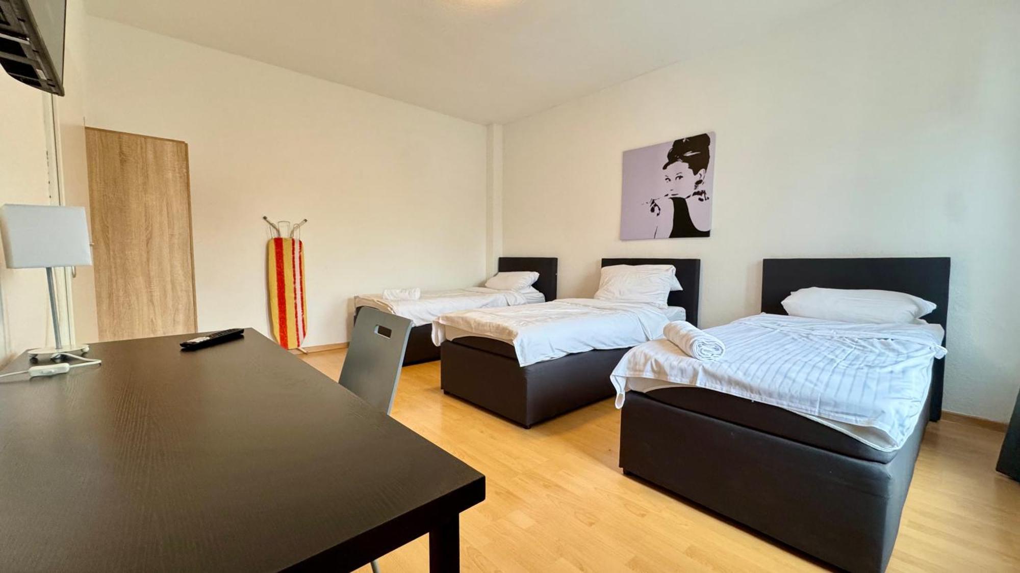 Apartments Im Herzen Von Neumuenster Innenstadt & Hbf Fusslaeufig, Mit Privatparkplatz エクステリア 写真