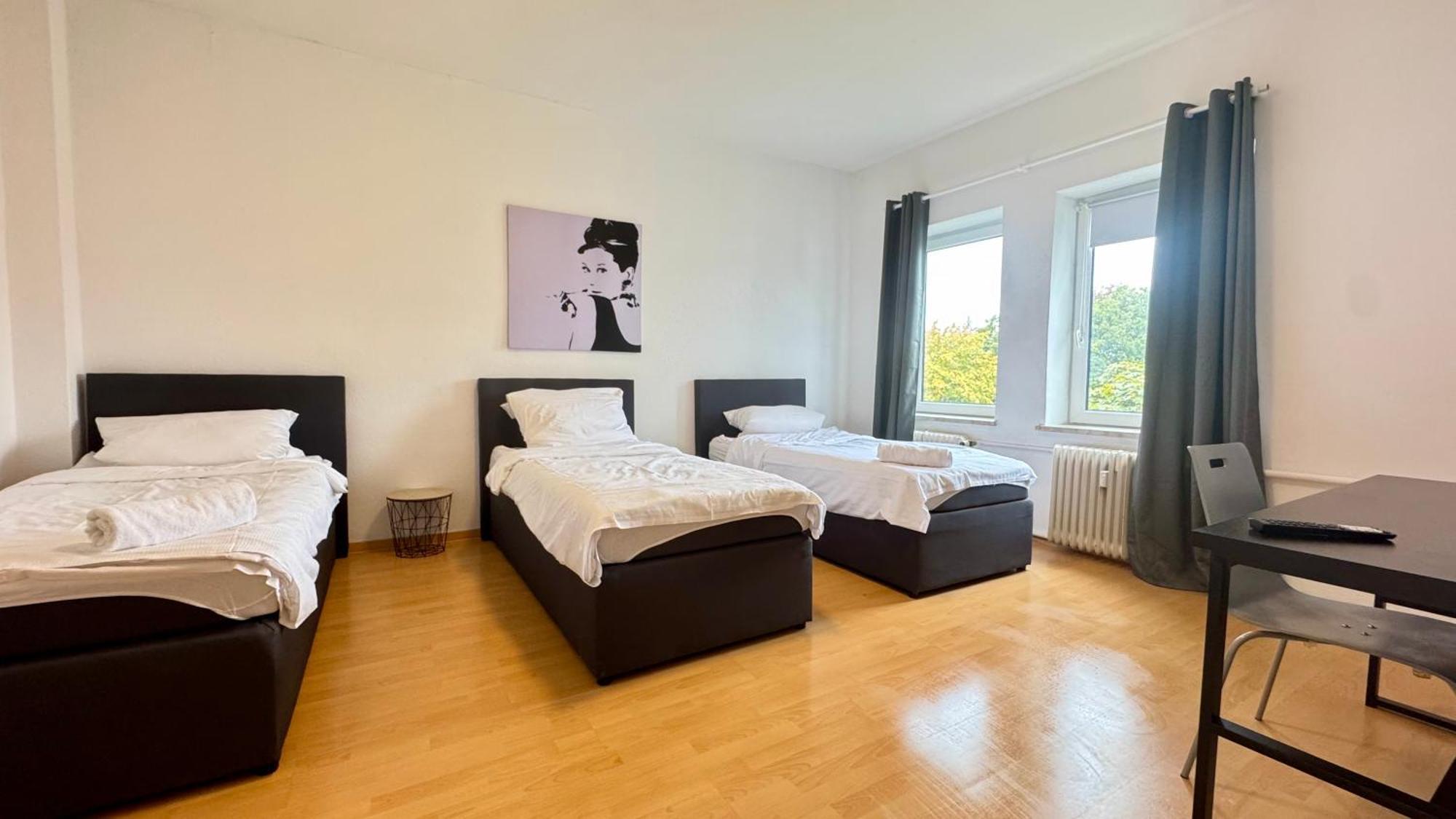 Apartments Im Herzen Von Neumuenster Innenstadt & Hbf Fusslaeufig, Mit Privatparkplatz エクステリア 写真
