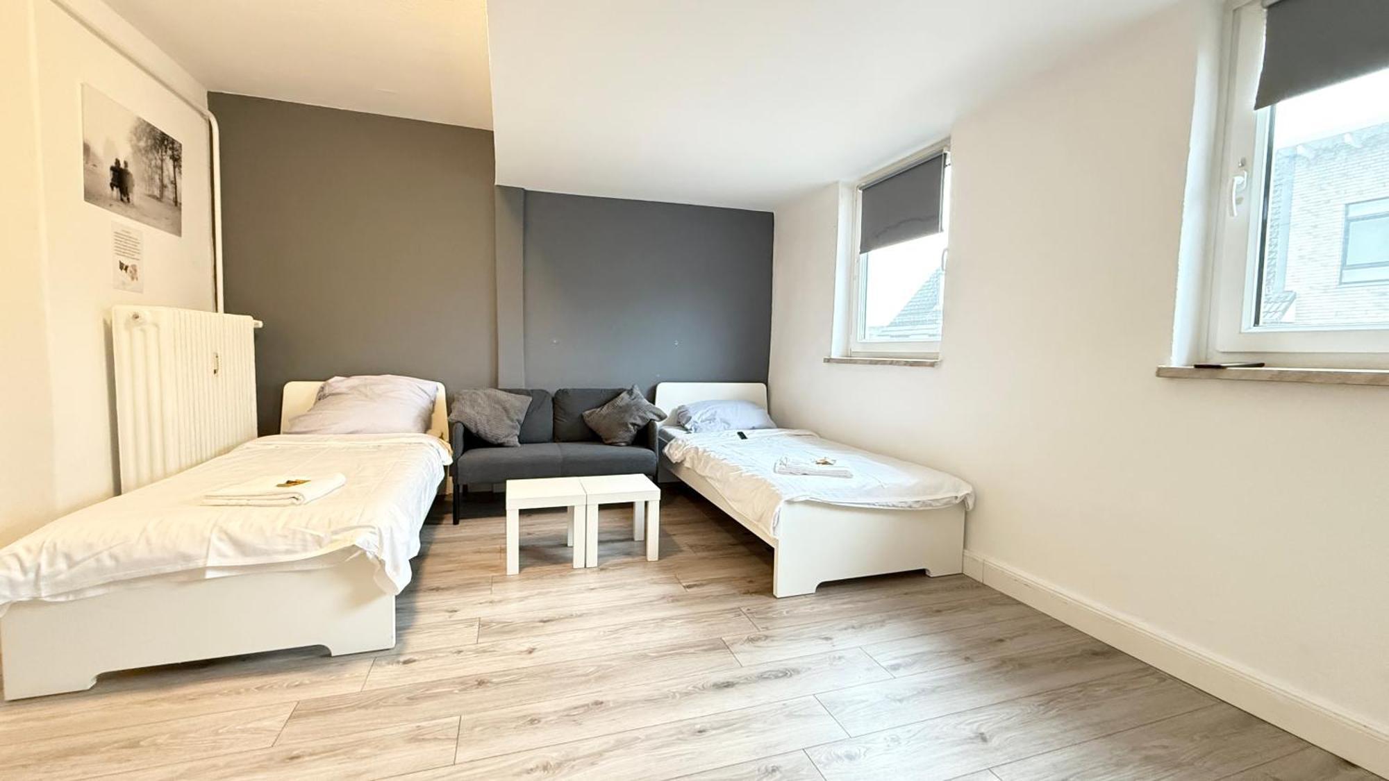 Apartments Im Herzen Von Neumuenster Innenstadt & Hbf Fusslaeufig, Mit Privatparkplatz エクステリア 写真